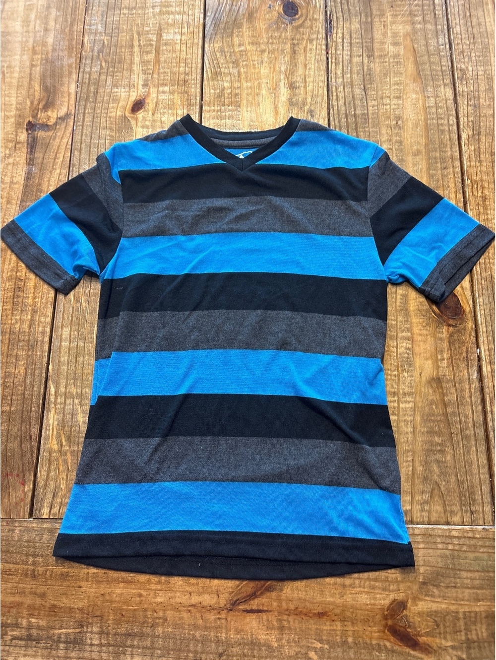 Road block Boys Medium V Neck Striped Shirt Size 10 12 Childrens Blue black Y2K